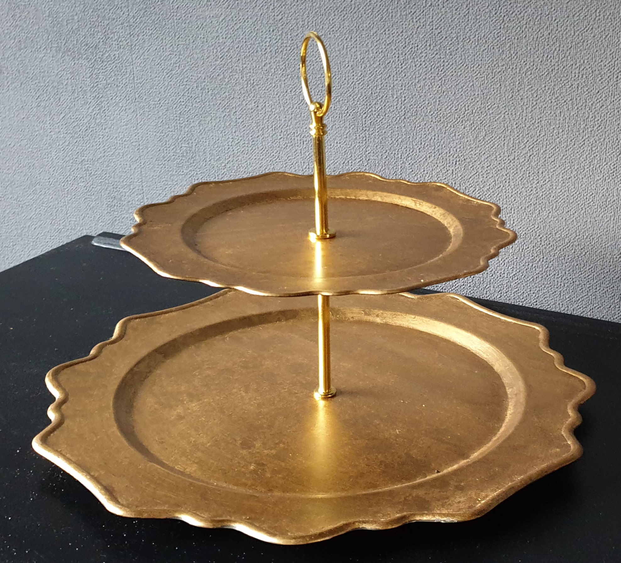 Klassieke Goldy Etagère Ø 32 cm, van €17,50 nu €14,50.