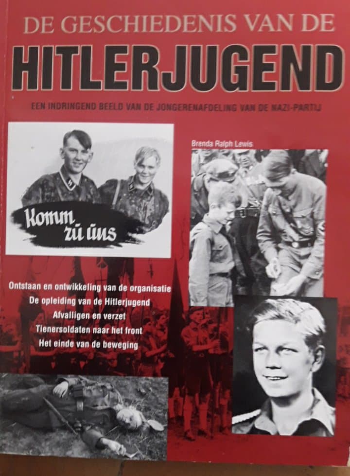 De geschiedenis van de Hitler Jugend / Fotoboek 192 blz
