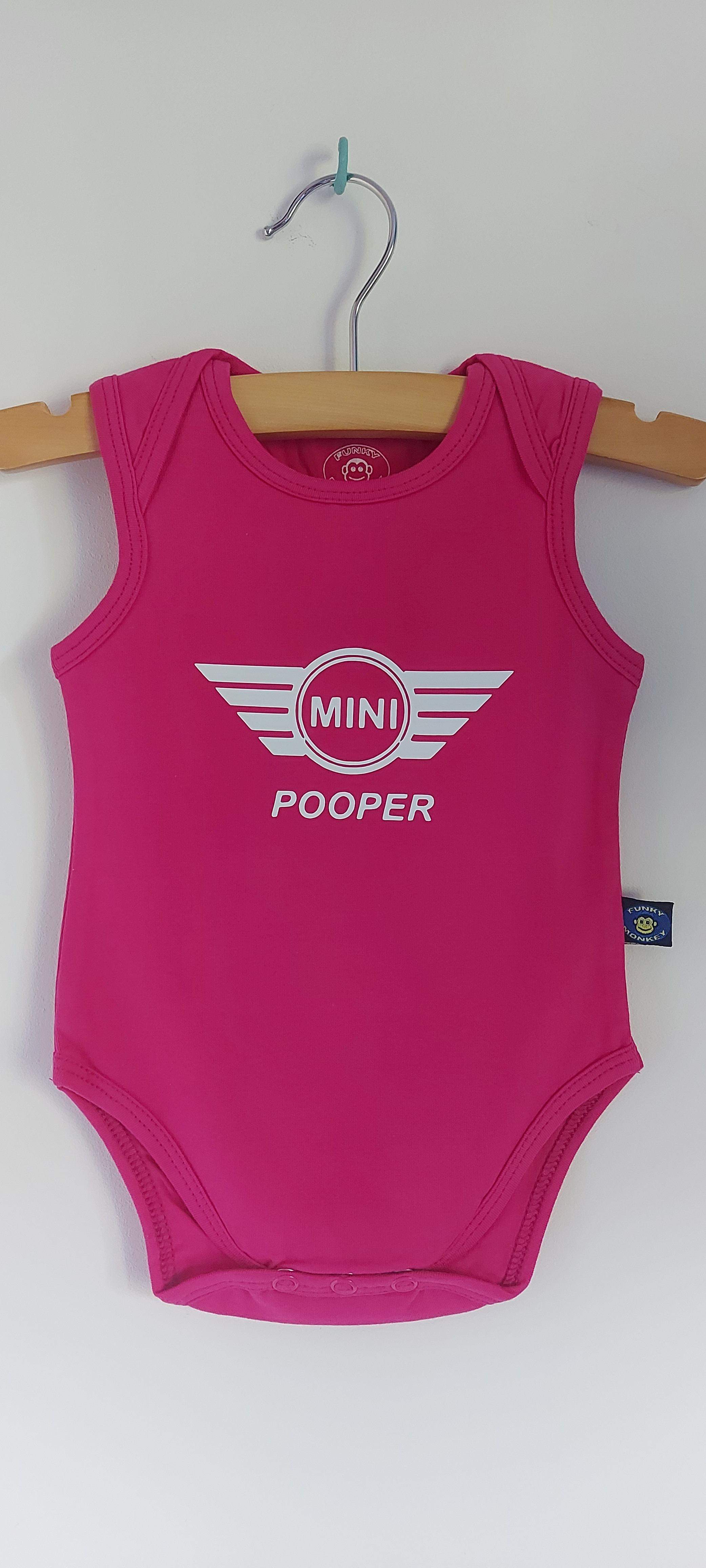 Romper "Mini Pooper" roze. Maat 56/62.