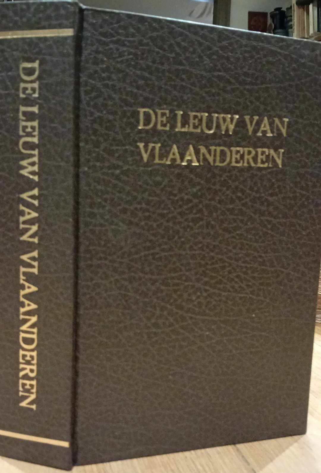De Leeuw van Vlaanderen door Hendrik Concience - uitgave 1952  mooi ingebonden