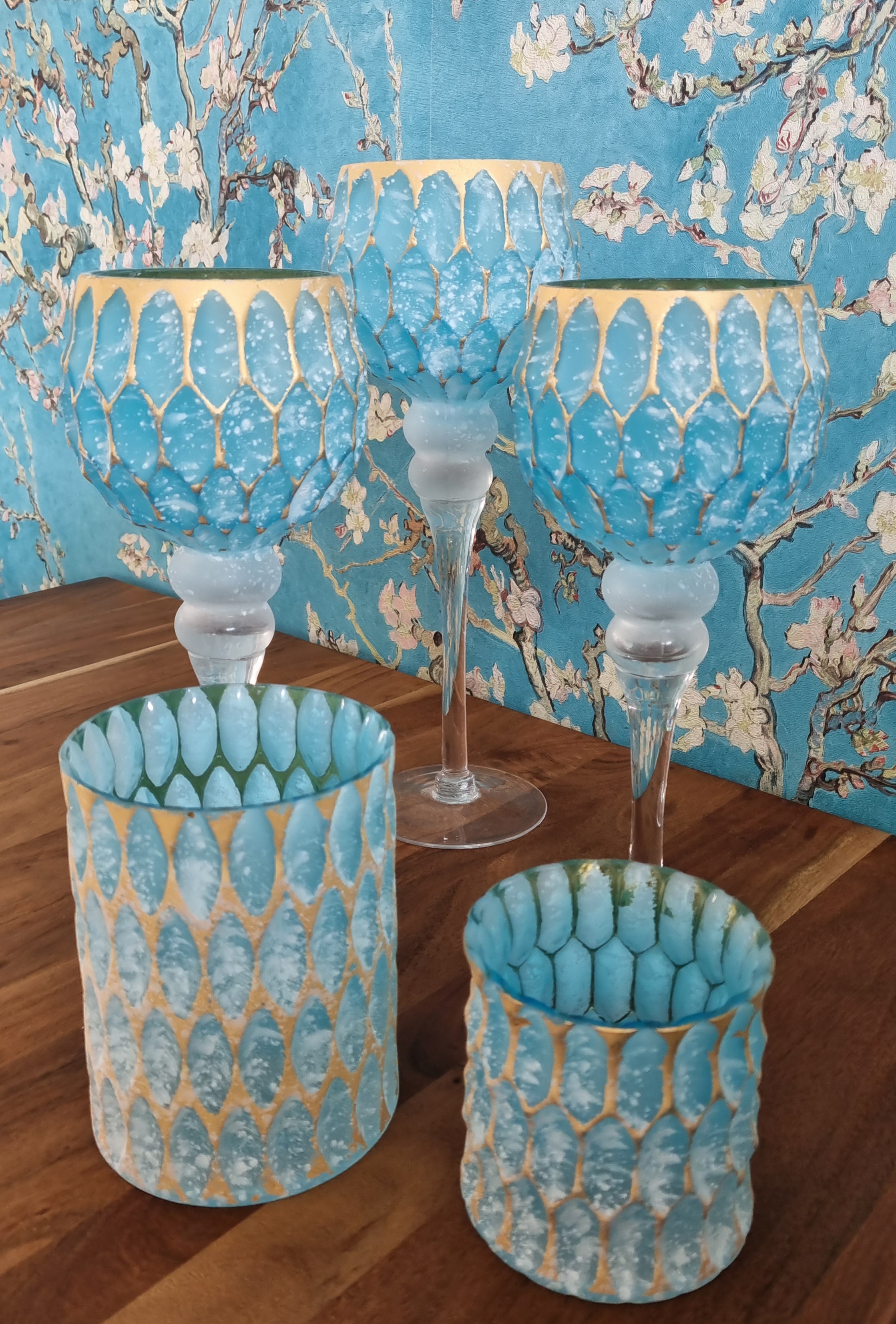 Azuurblauw sfeerlicht, used-frozen/gold look, 11,5 cm hoog.