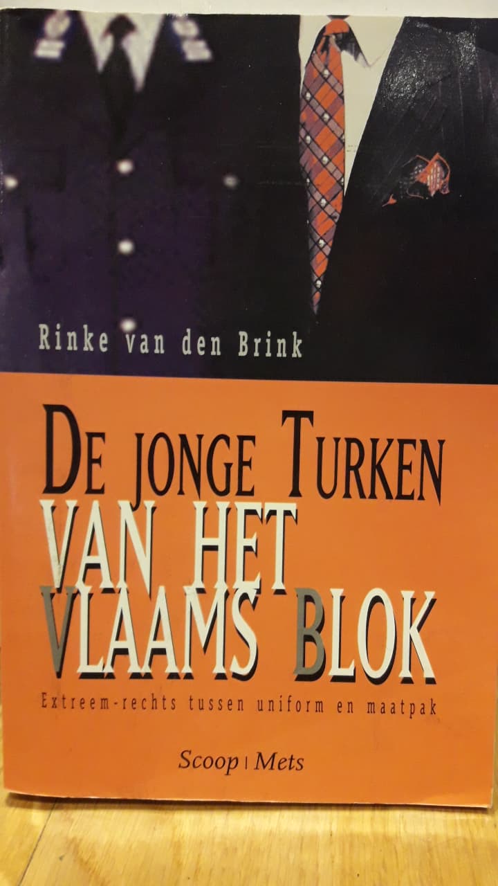 De jonge Turken van het Vlaams Blok - Tussen uniform en maatpak / 1999