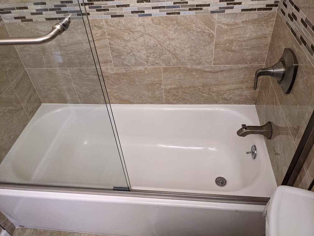 Another full-size tub and shower