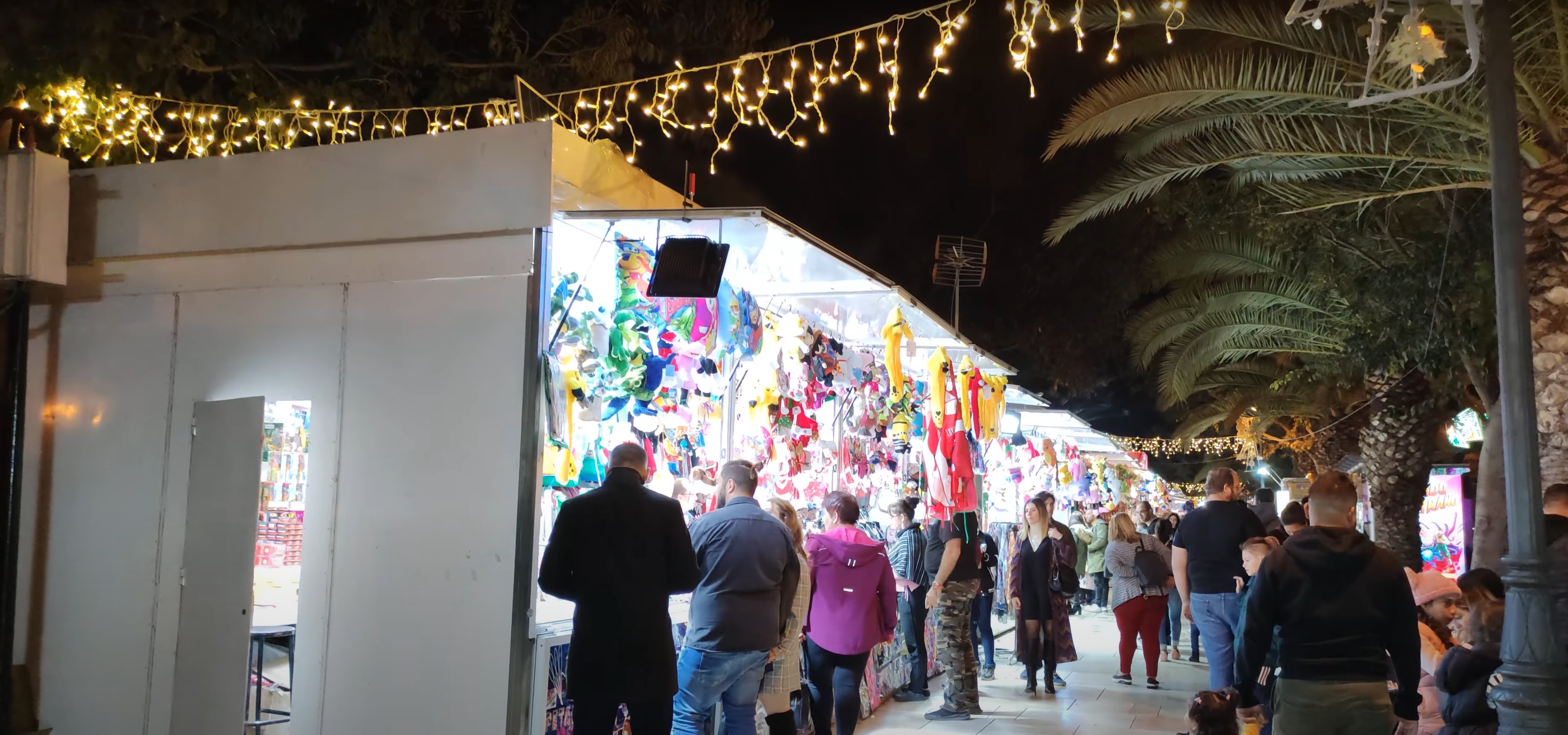 Magische Kerstsfeer in Málaga: Kerstmarkten bij Muelle Uno en Paseo del Parque