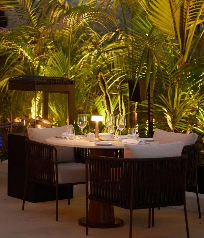 Nota Blu Brasserie in Marbella: Een Culinaire Beleving Met Bekroond Interieurontwerp