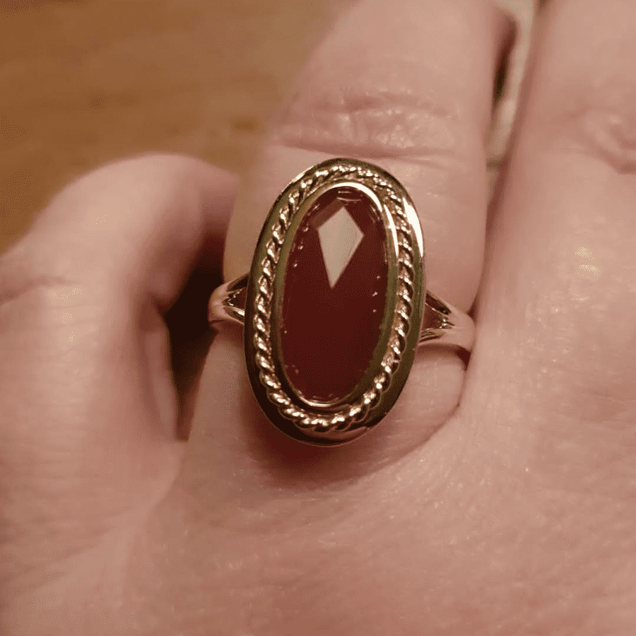 Een mooie volle ring, degelijk en massief