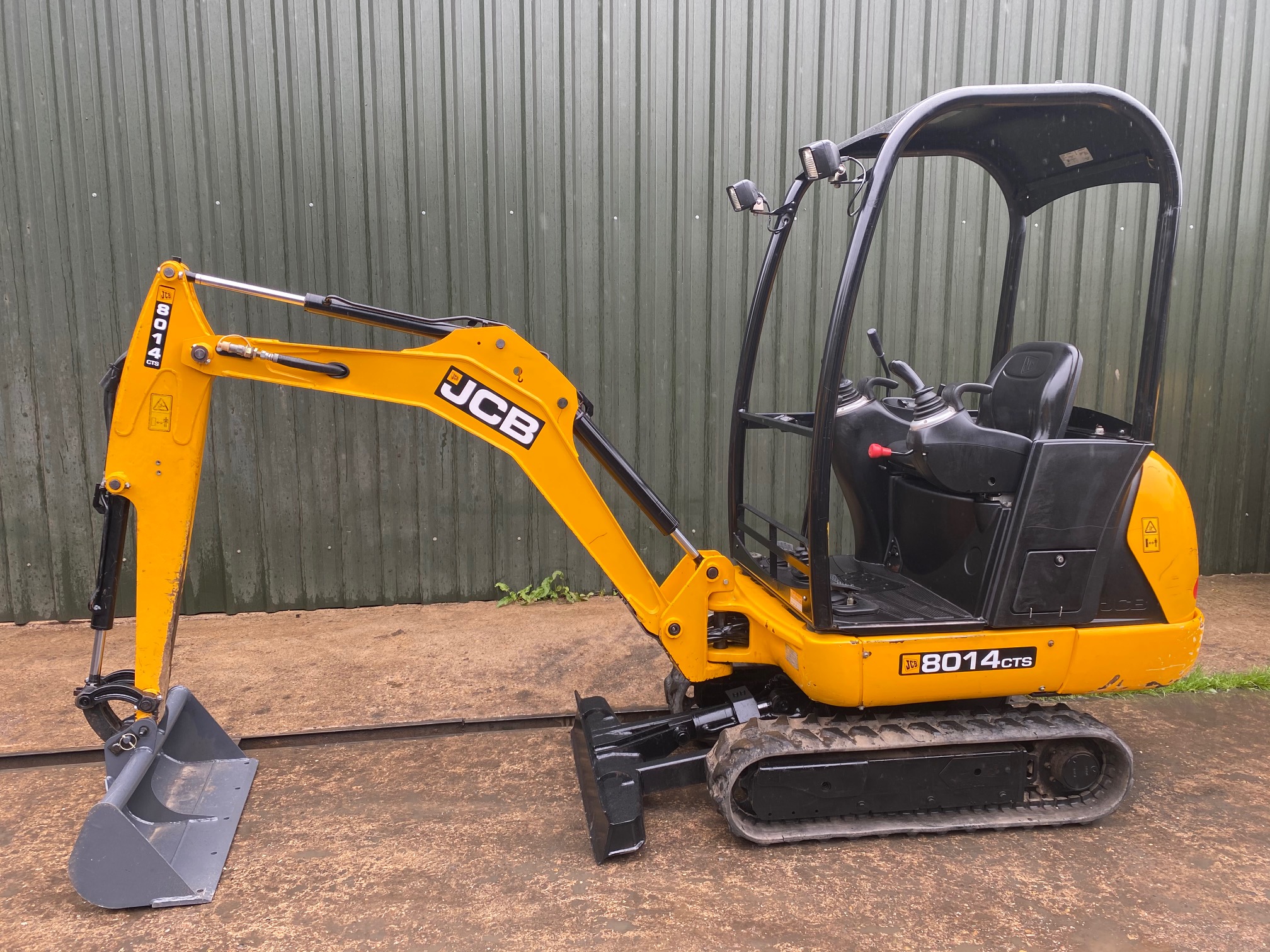 Used mini diggers for sale