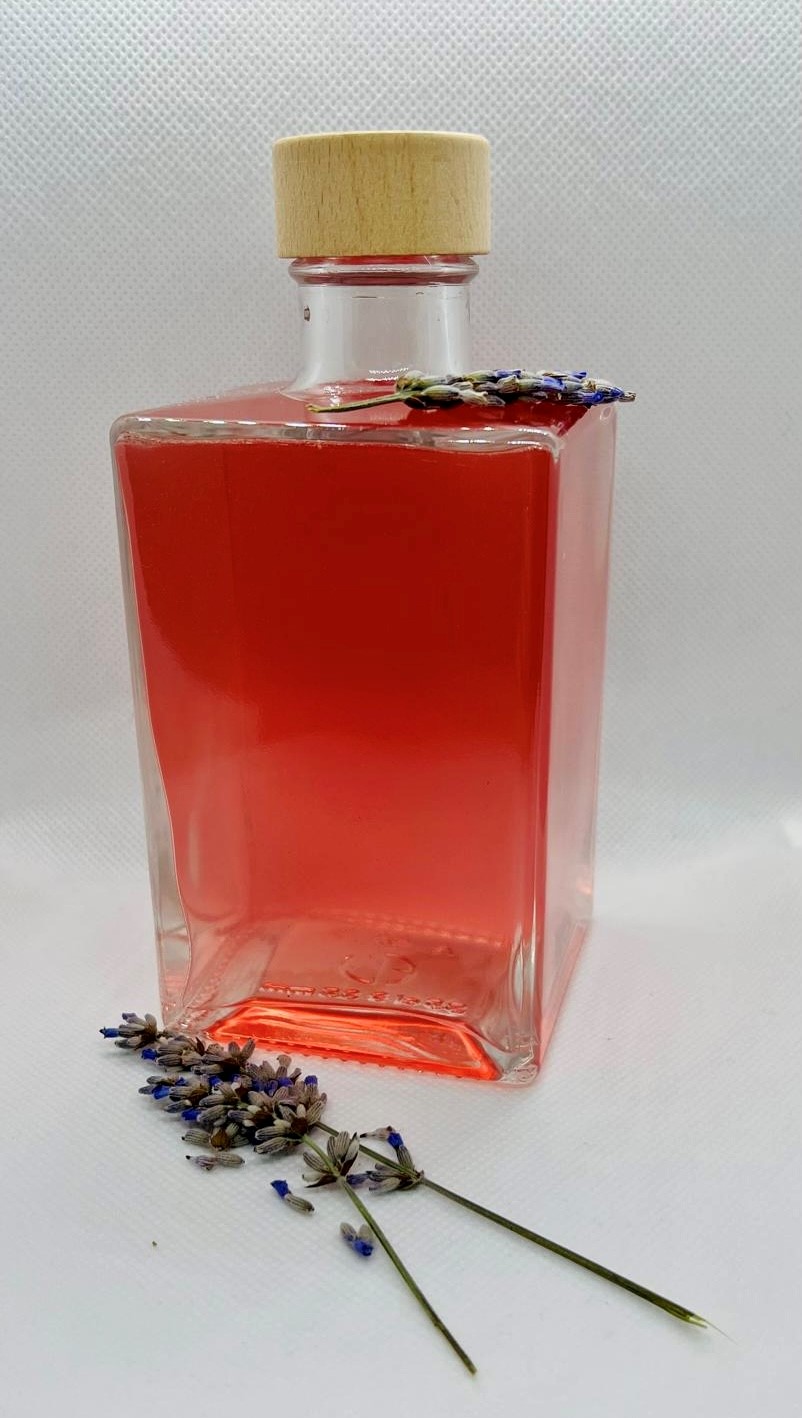 Bio-dynamischer-Lavendelblüten Sirup in Vierkantdesignflasche