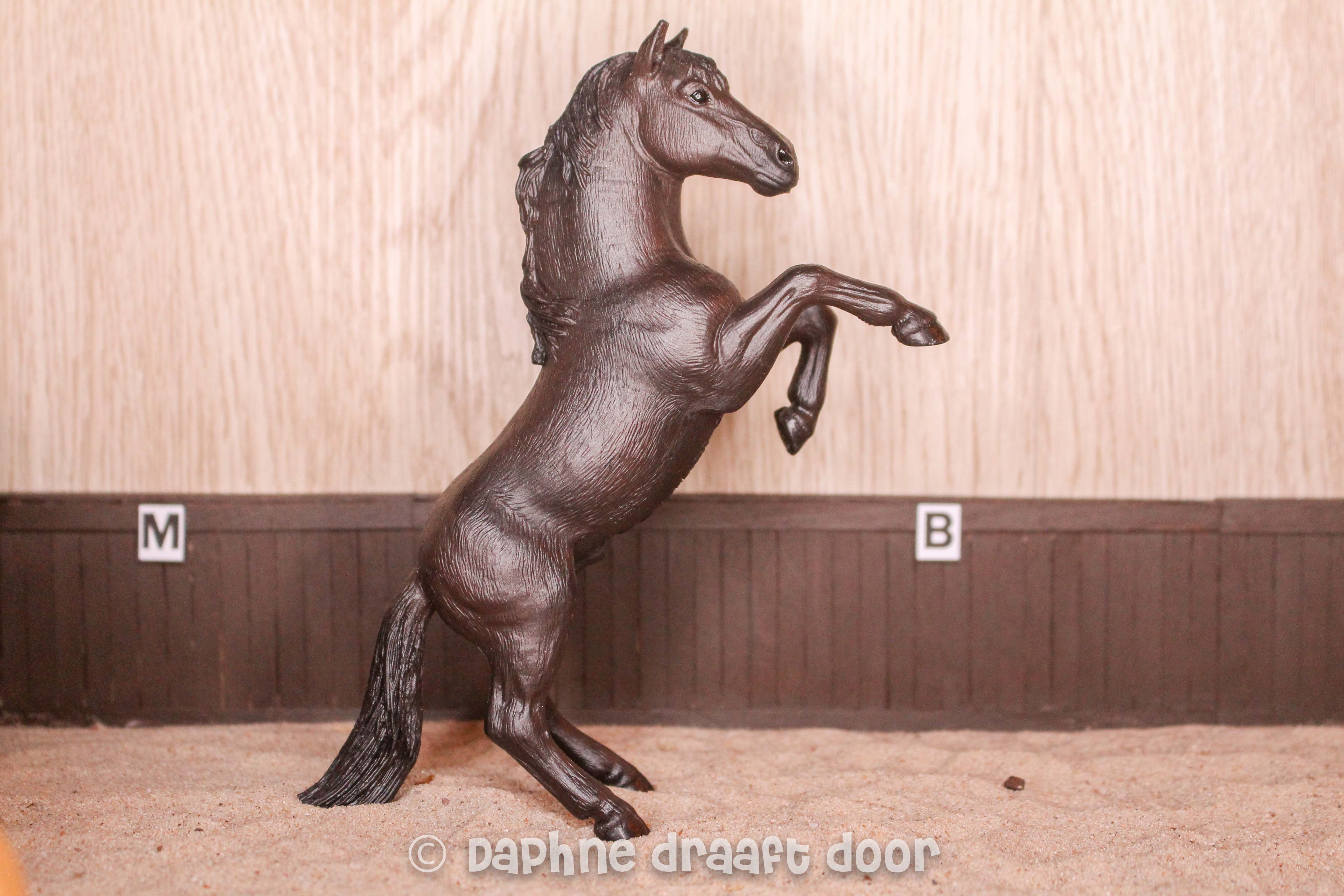 Schleich paard: Steigerende Mustang hengst zwart 13624