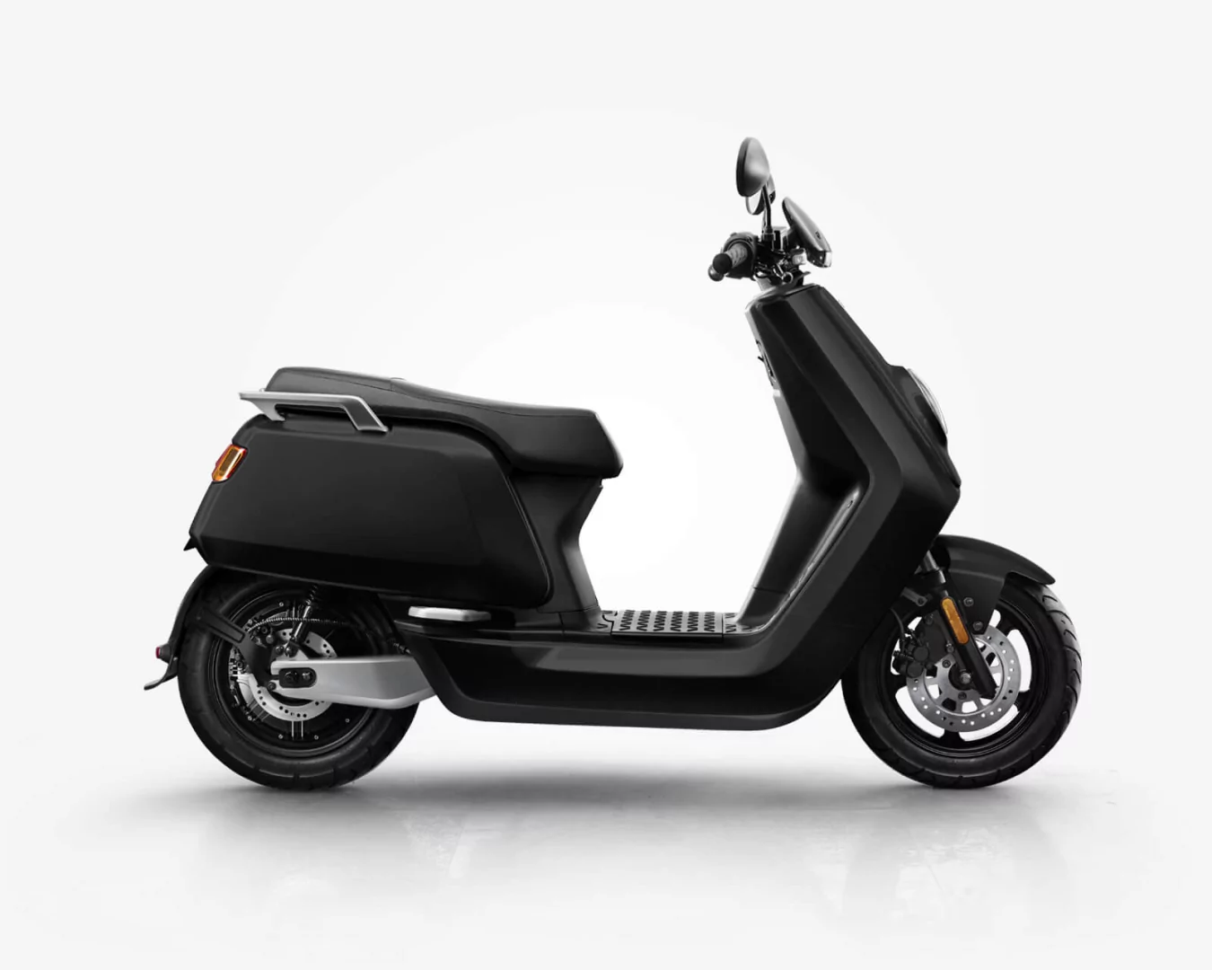 E SCOOTER NQI1S 45 MAT ZWART EXT 2023