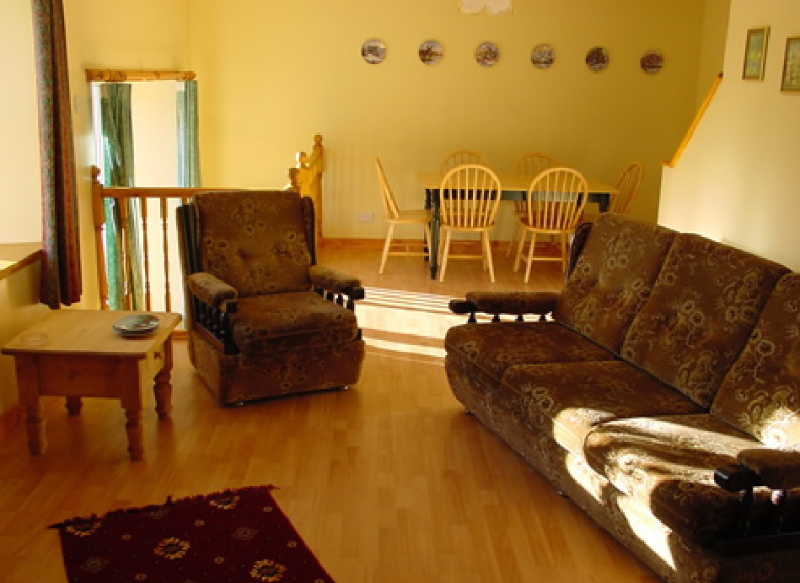 Lodge Cottage Glenquicken sleeps 5 people and offers comfortable holiday accommodation near Newton Stewart, Dumfries and Galloway, Scotland