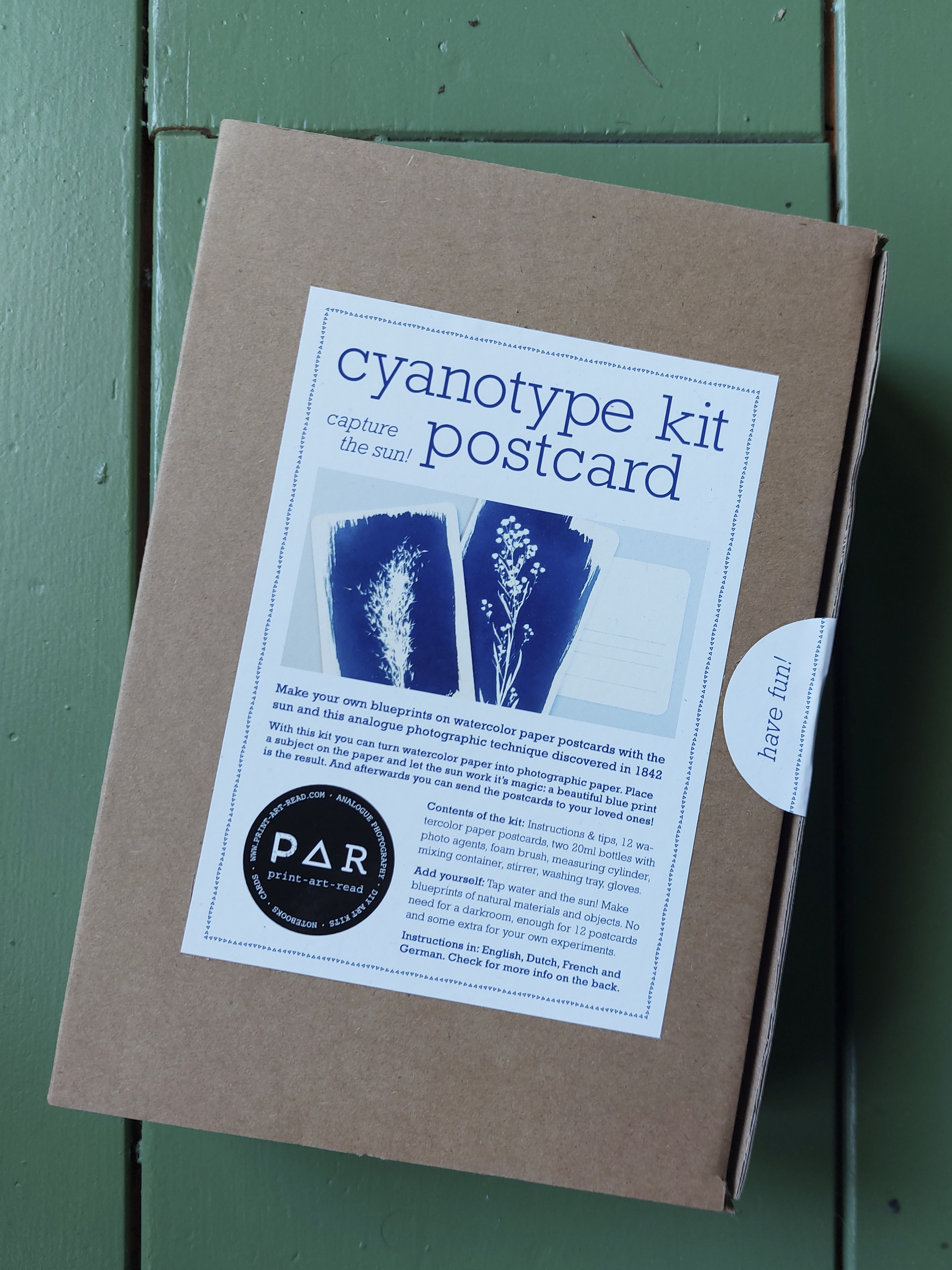 Make your own cyanotype: Postcard kit small