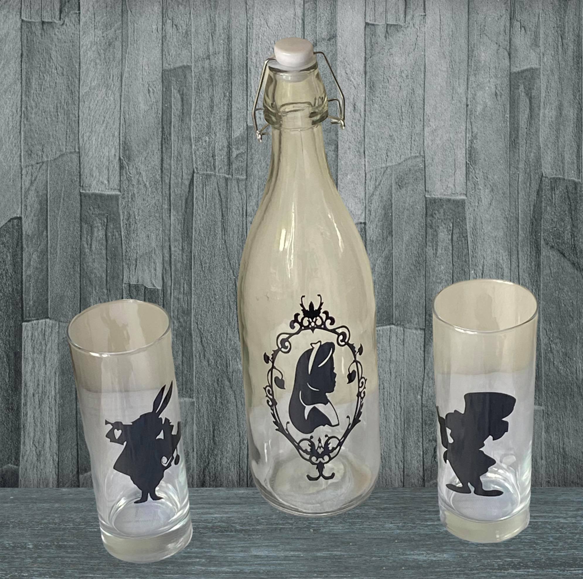 Alice In Wonderland Bottle & Glasses Set