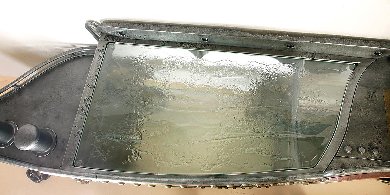 ERWIN II (Sideboard aus antiken Schiffsblechen geschmiedet + Schmelzglas)