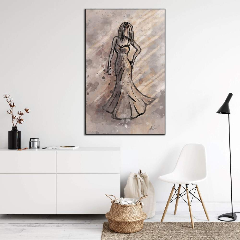 kunstwerk vrouw in galajurk met warm grijs en taupe