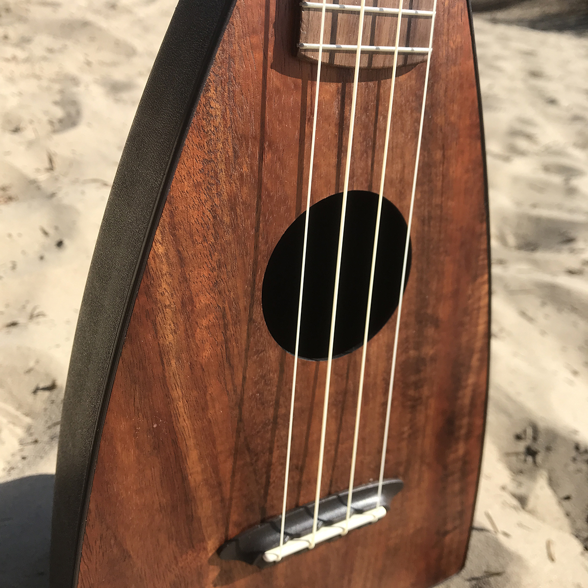 Fluke Koa concert ukulele
