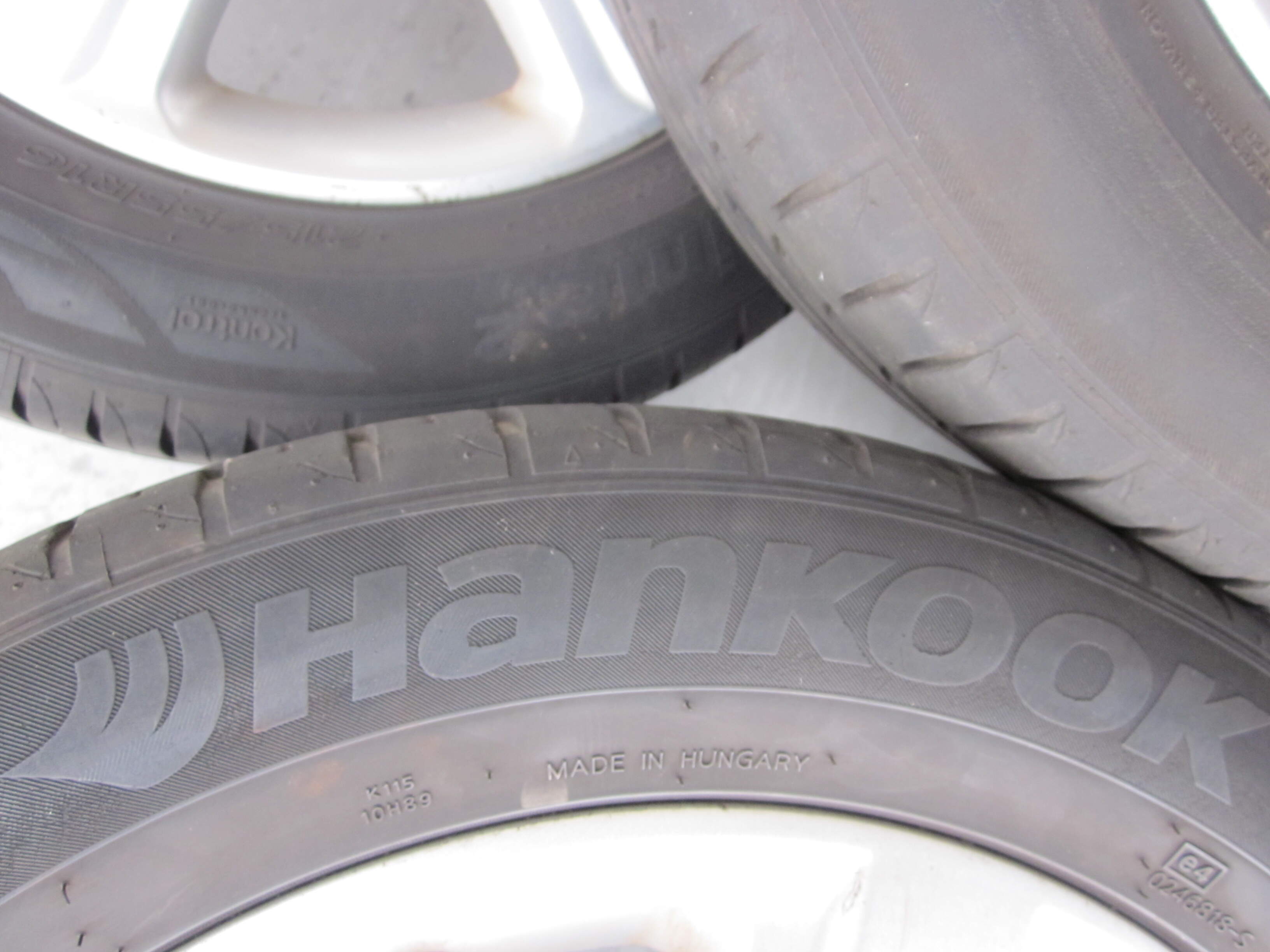 Hankook zomerbanden 215/55/R16 op Lichtmetalen velgen