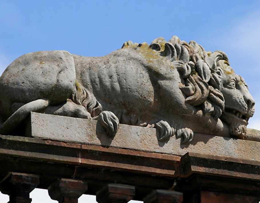 A stone lion atop a Lochmaben monument