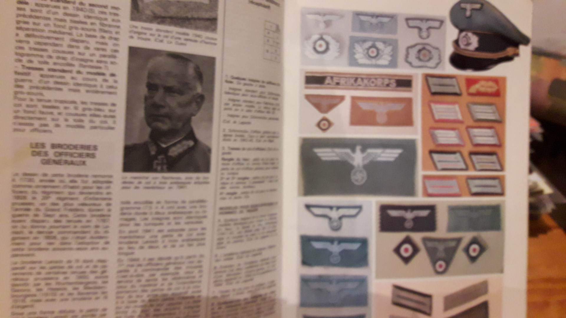 La Wehrmacht uniformes et insignes de l'armee de terre Allemande HEER / 150 blz