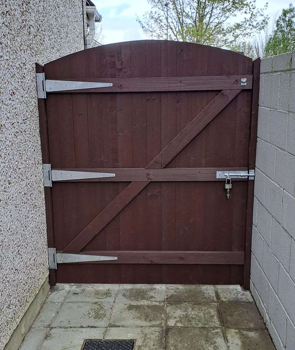 Side gate fitted in Newbridge