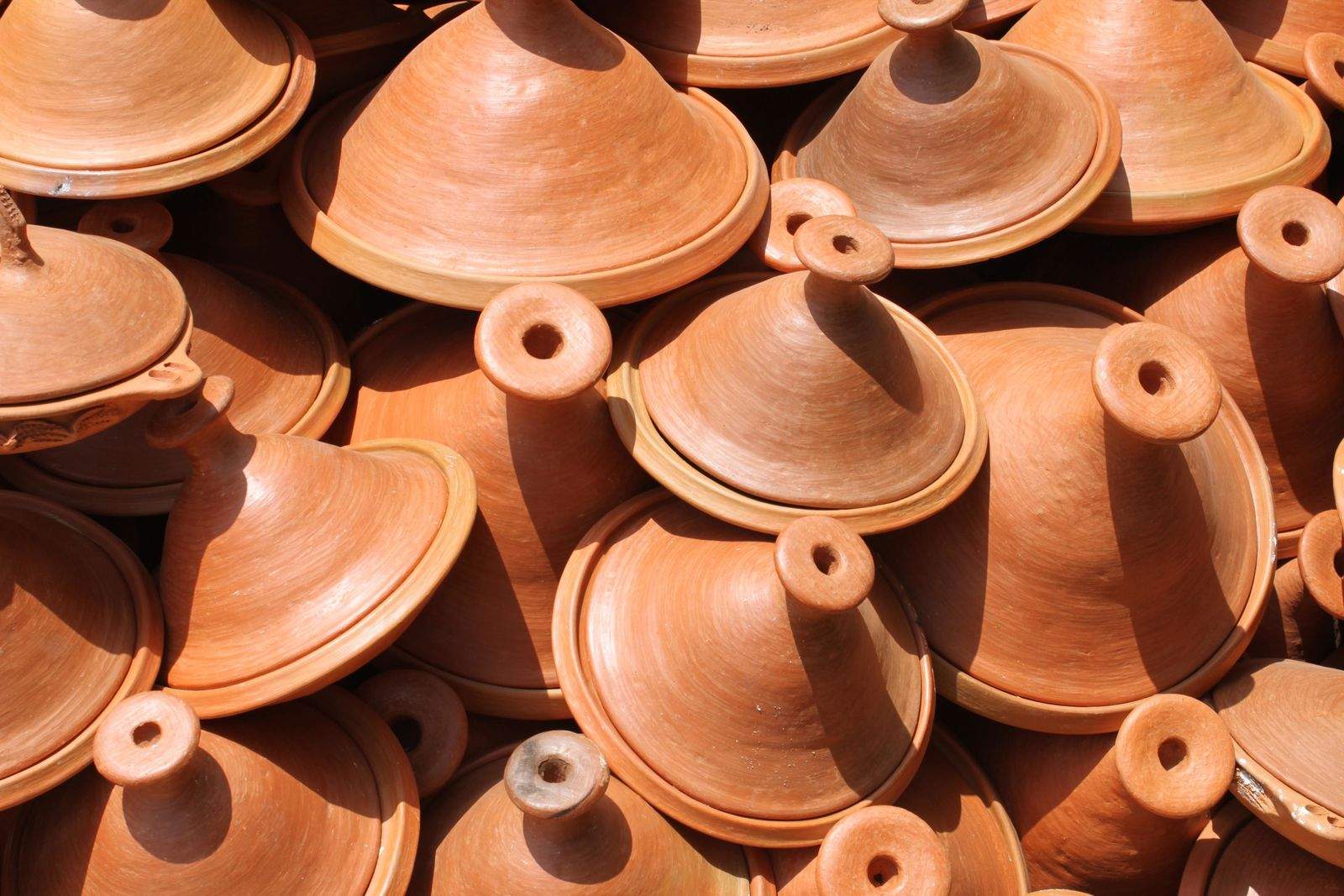 La poterie d'Oued Laou : l'art ancestral de Fran Ali qui résiste au temps.