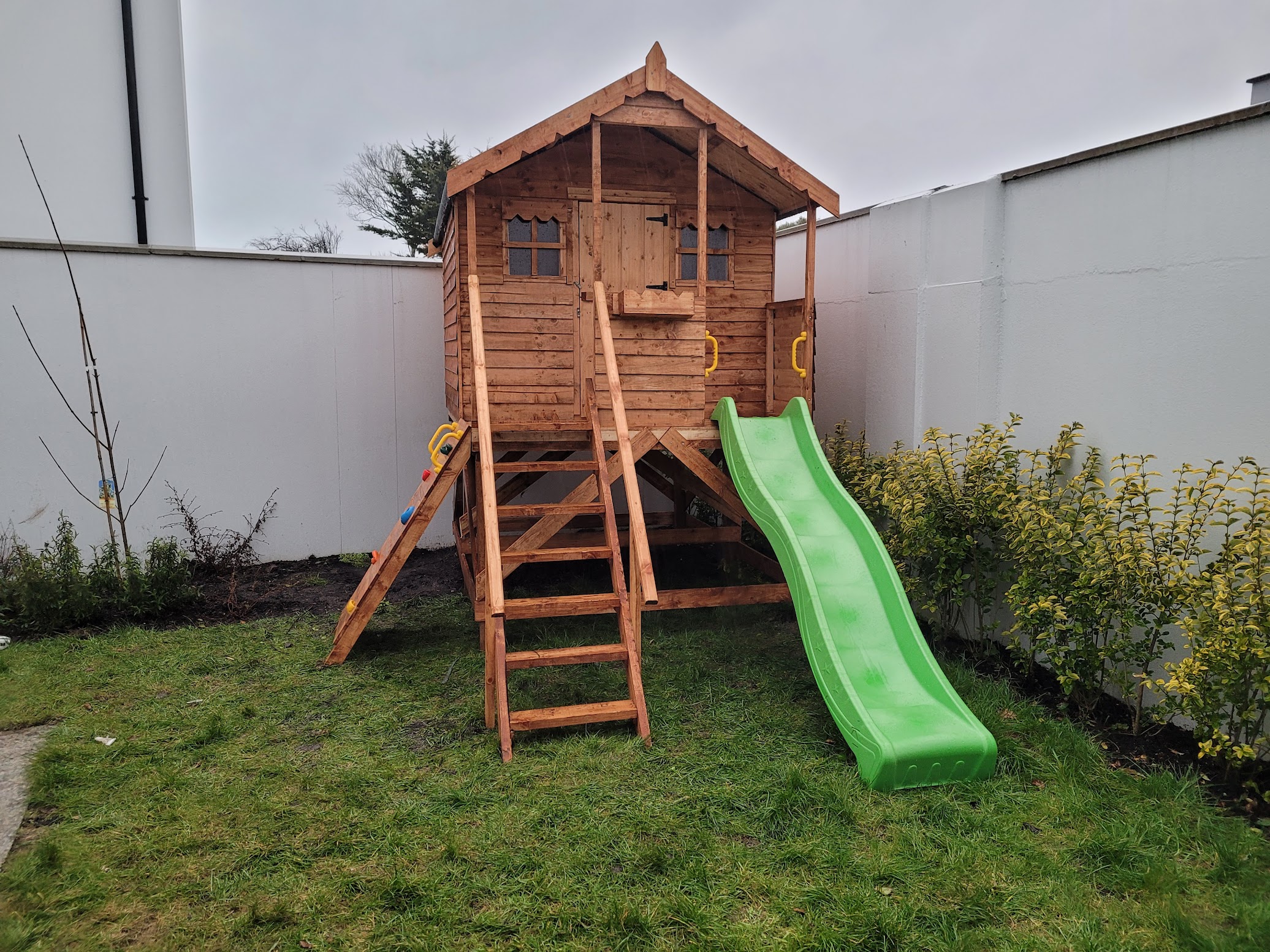 Standard 8x6 Treehouse With Slide and Rockwall