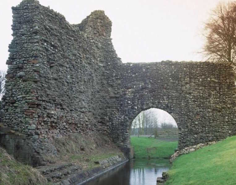 Lochmaben Castle Ruins