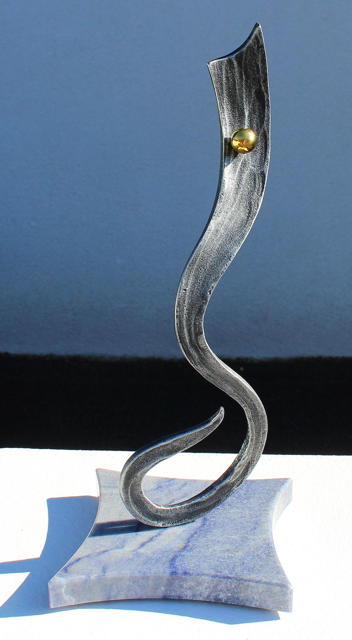 Metall auf edlem Quarzit Azul - Preis: CHF 1'200.00