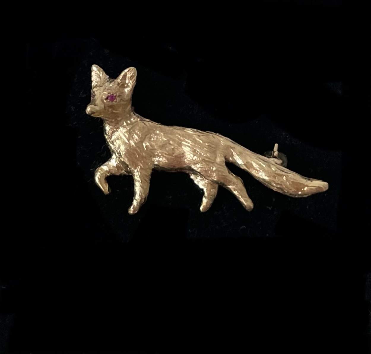 Fox brooch