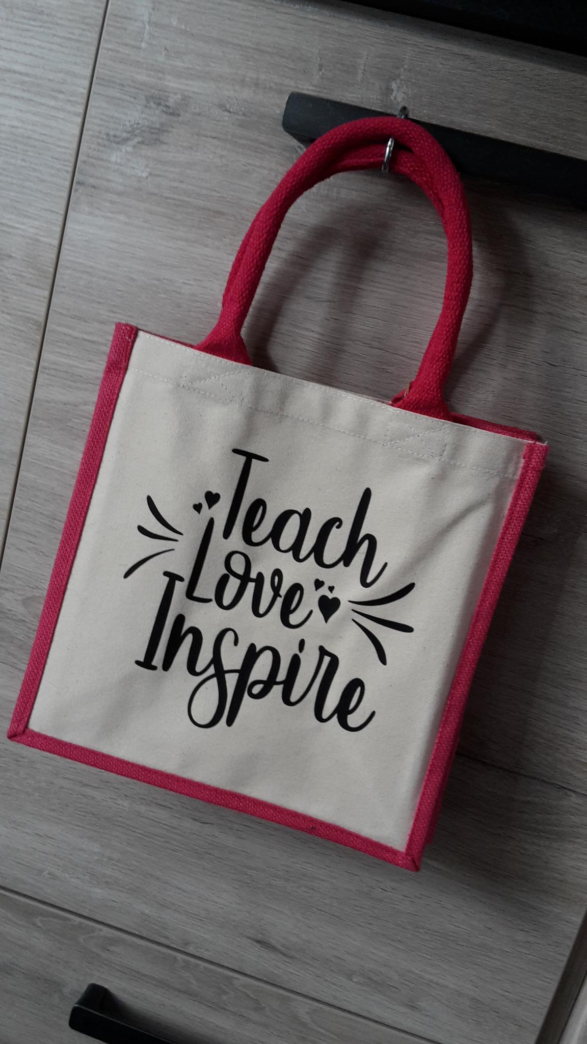 Teach-Love-Inspire roze