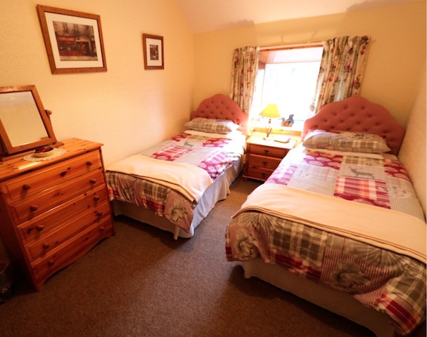 A twin bedroom at East Challoch Farm, Dunragit, Stranraer, Scotland