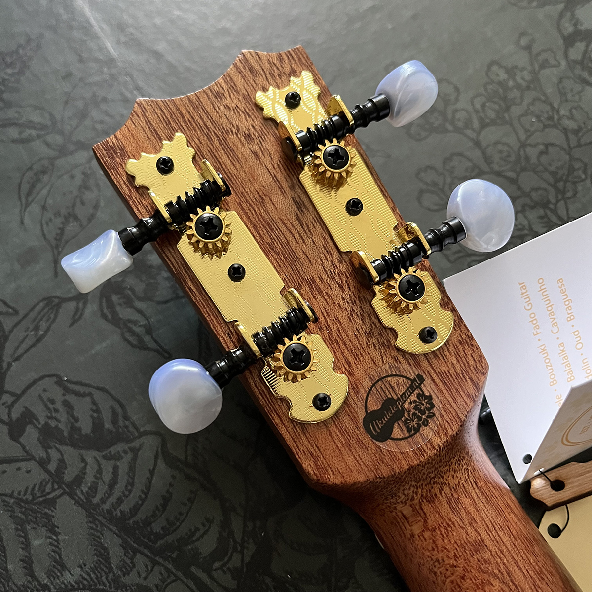 APC linkshandige tenor ukulele met pickup