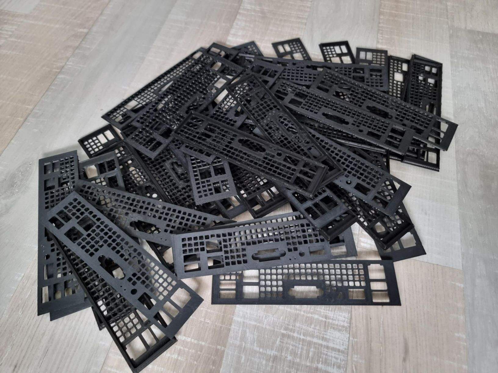 Grote oplage van 50 stuks in elektrisch geleidend PLA materiaal. 3D printservice