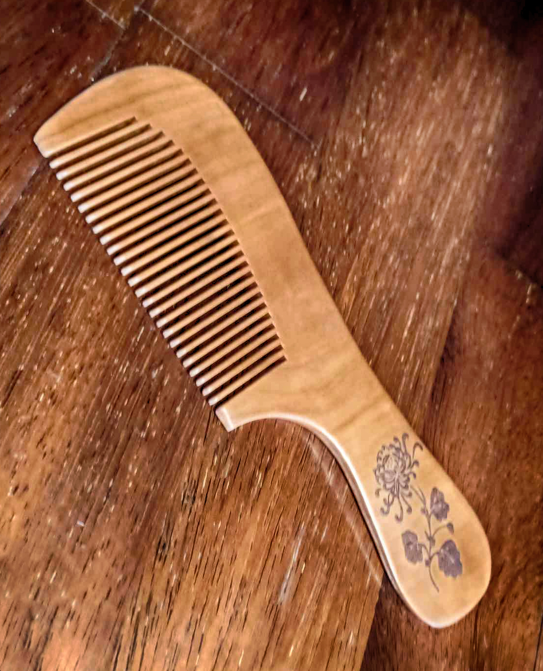 Anti Tangle Wooden Comb