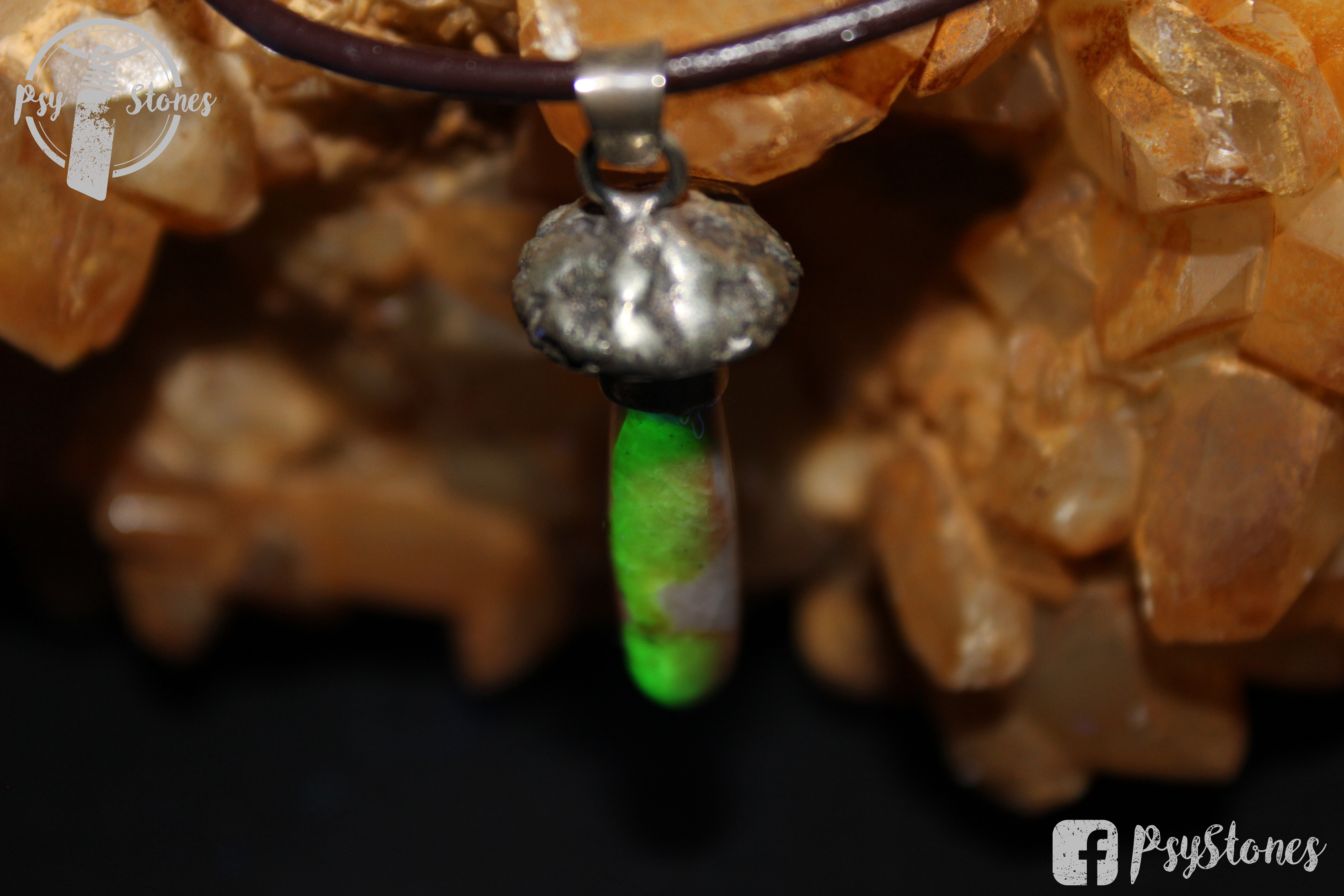 Fluorescent Mushroom with Willemite stem - WI003