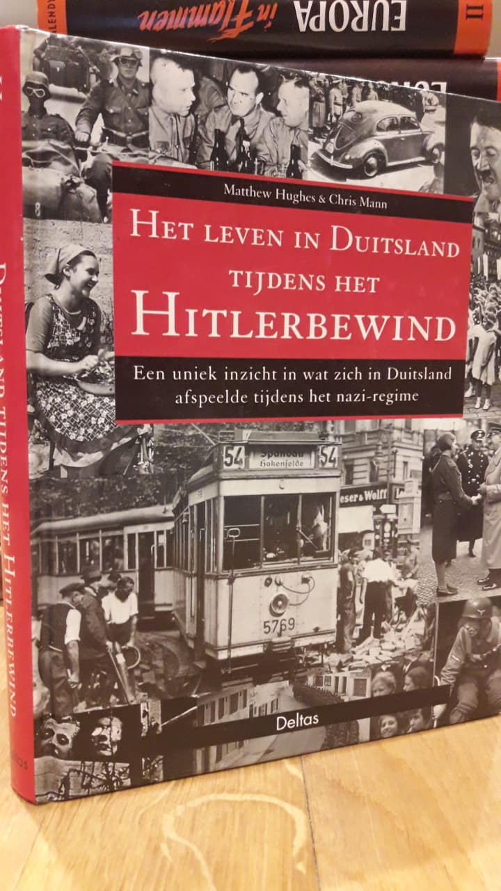 Fotoboek - Het leven in Duitsland tijdens het Hitlerbewind /  220 blz