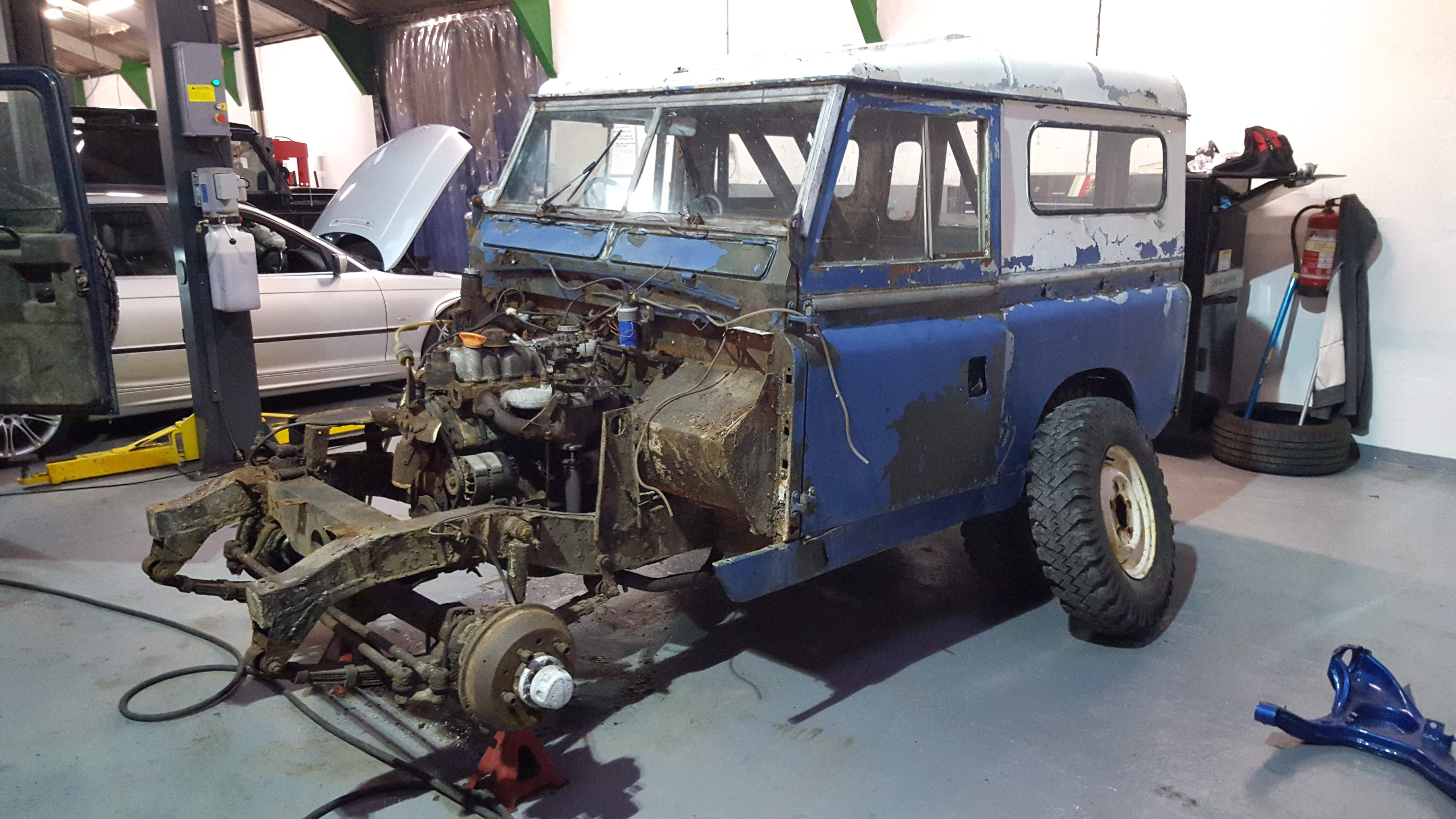 Gibsons Auto Services specialise in Ladn Rover restoration and rebuilds