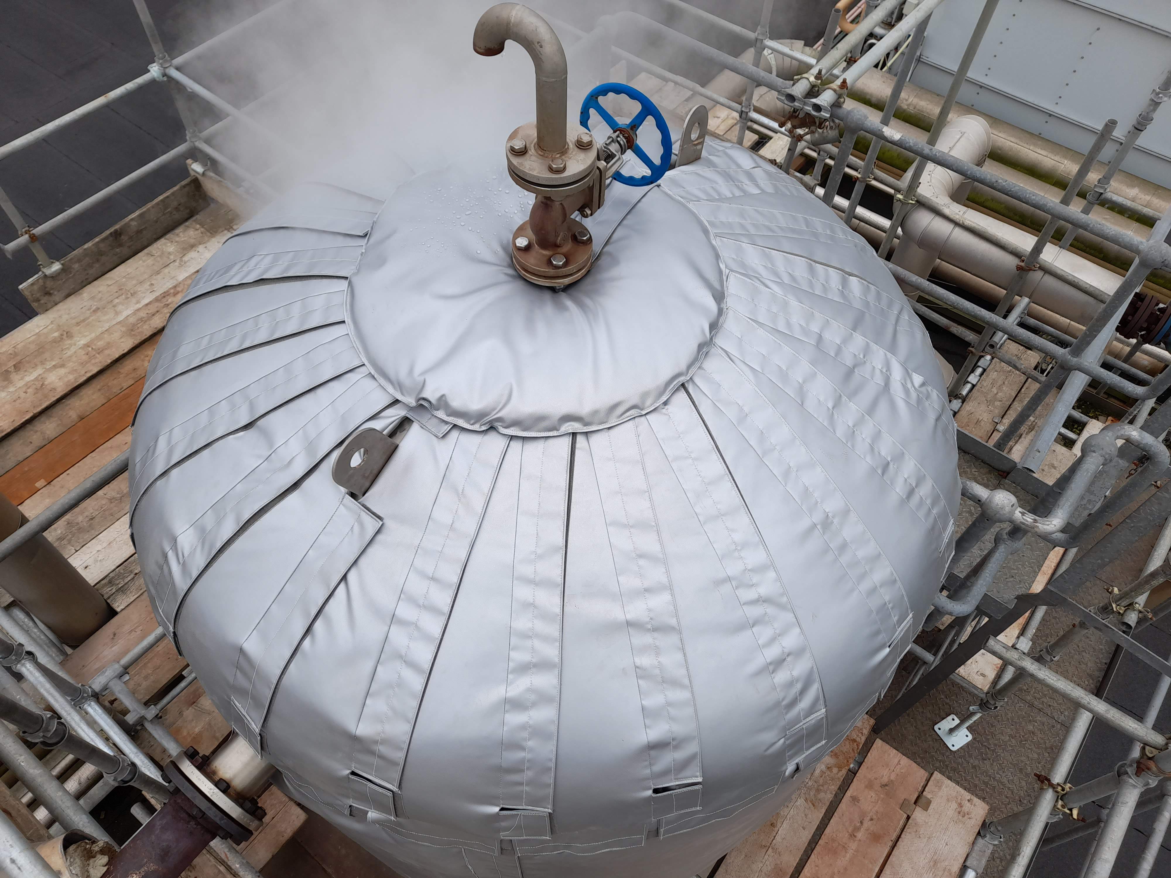 Thermal Cover for Large Pressure Vessel