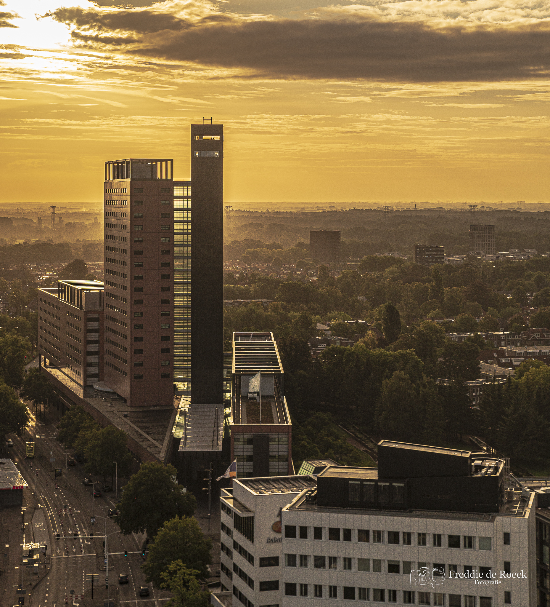 Skyline van Tilburg _ Vanuit De Bankier _ 9 Sep 2022  -33jpg