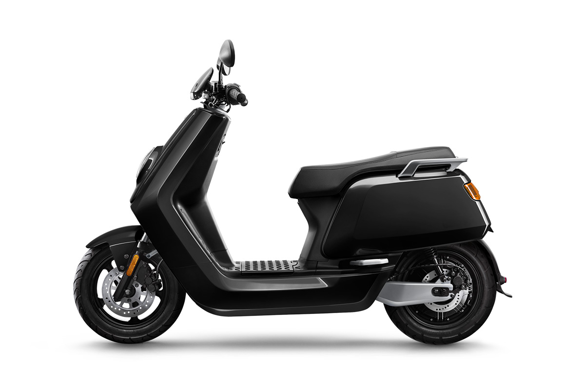 E SCOOTER NQIS 25 ZWART STD 2023