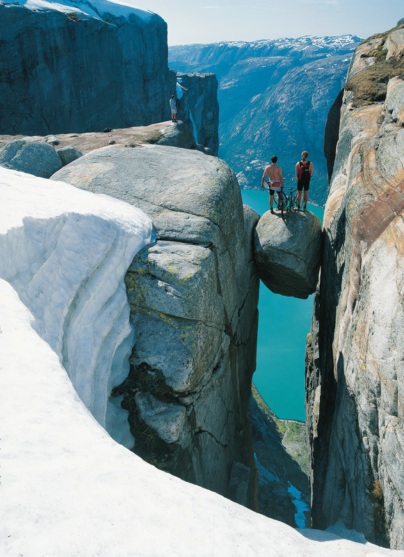 Kjeragbolten, Per Eide - Visitnorway.com