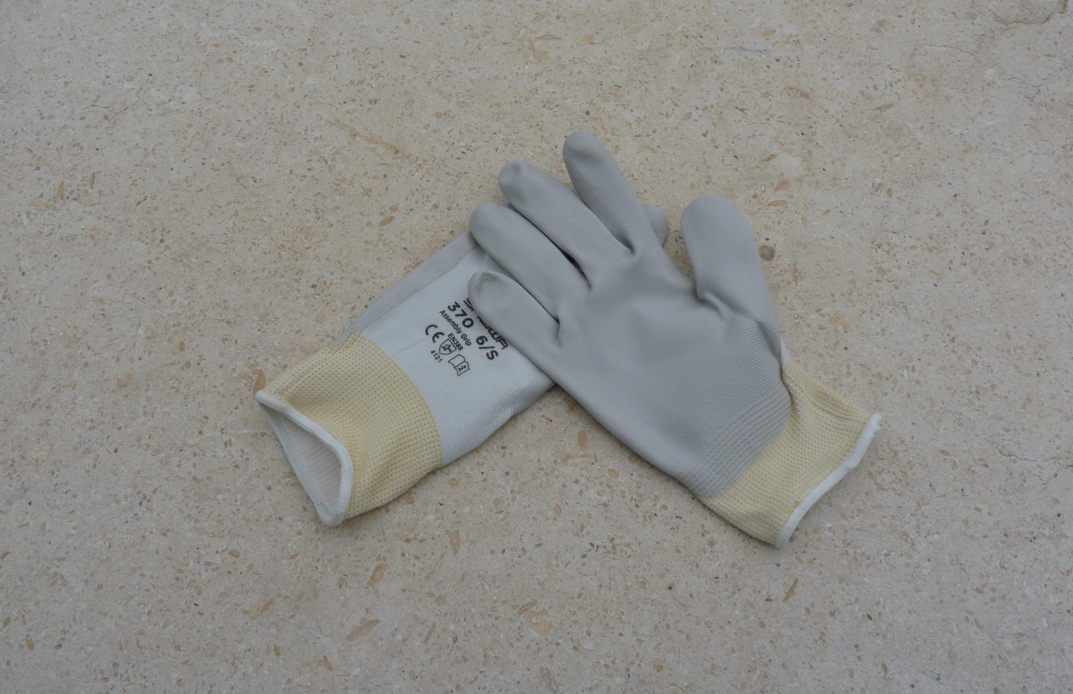 Thin "Grip" Gloves