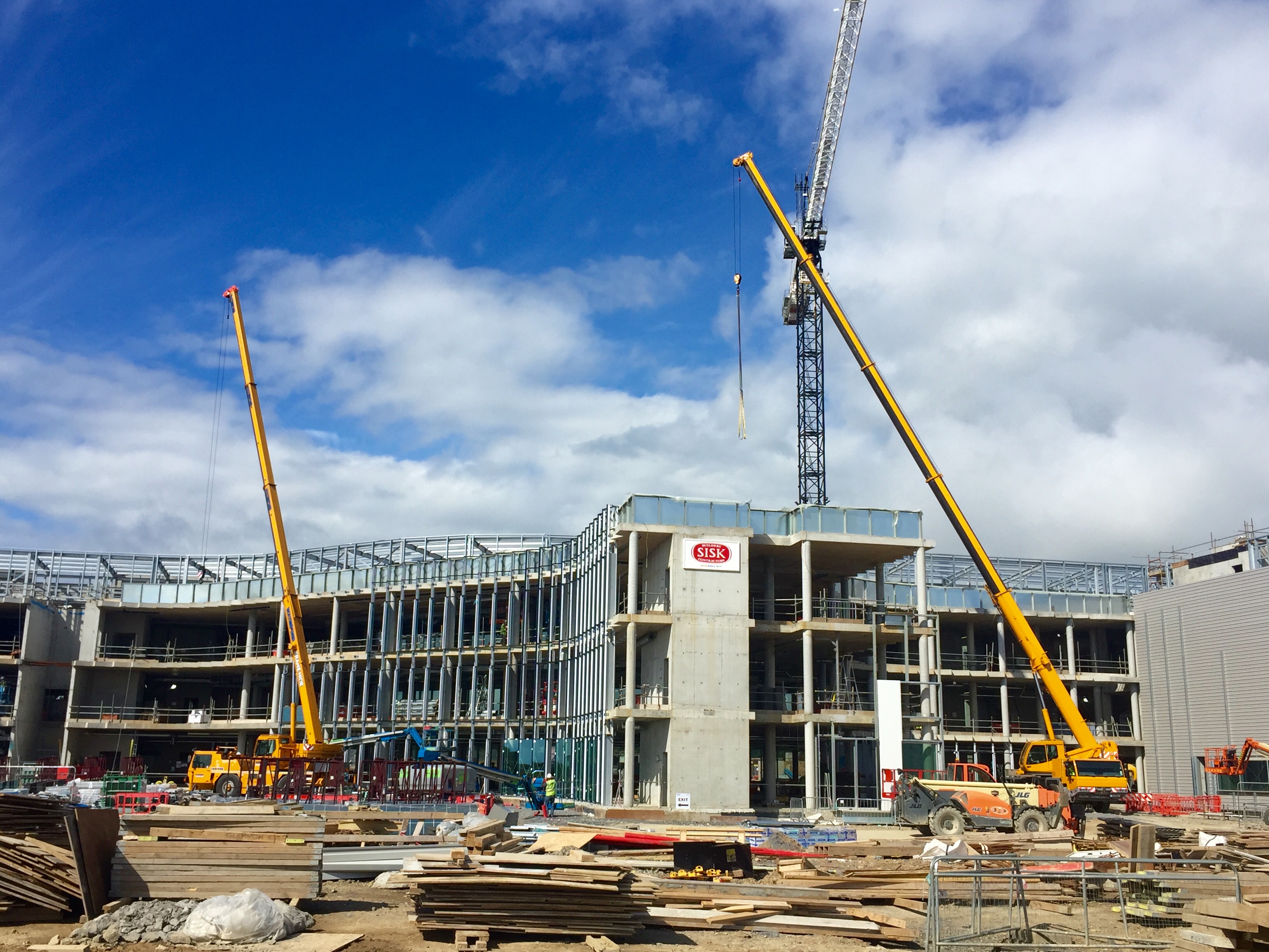 Installing glazing & lifting sheeting to the roof of a pharmaceutical plant in Waterford City