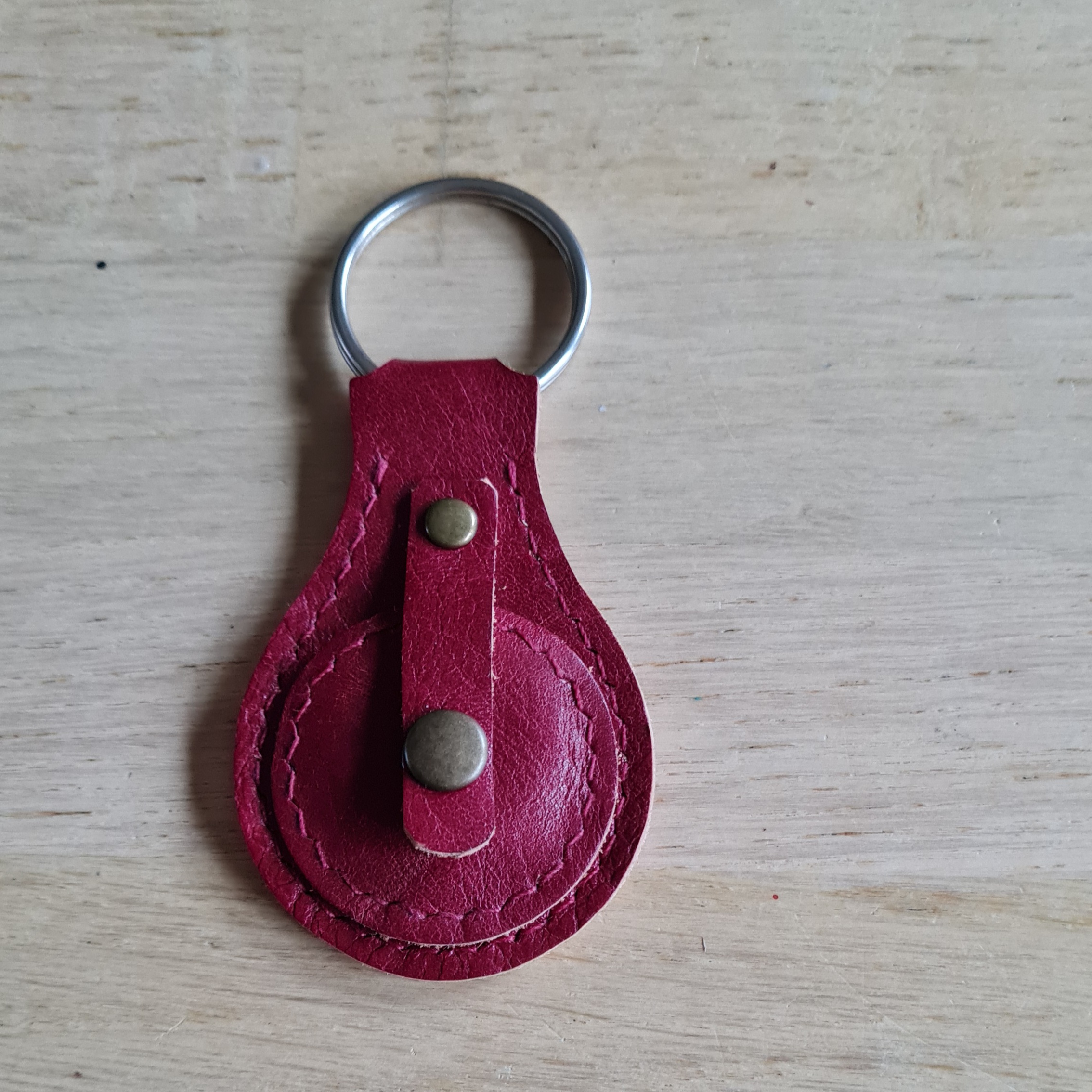Keychain +pouch aged red