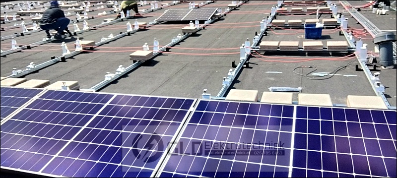 Solar project op bedrijfsdak 200 panelen