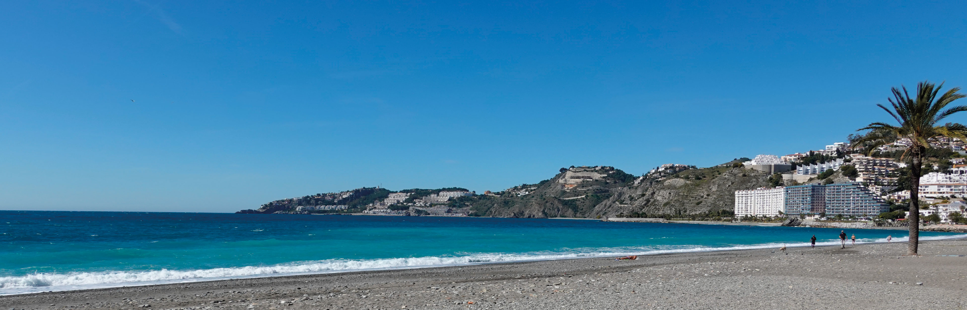 De prachtigste playas van Torre del Mar en Nerja op respectievelijk 20 en 35 minuten rijden