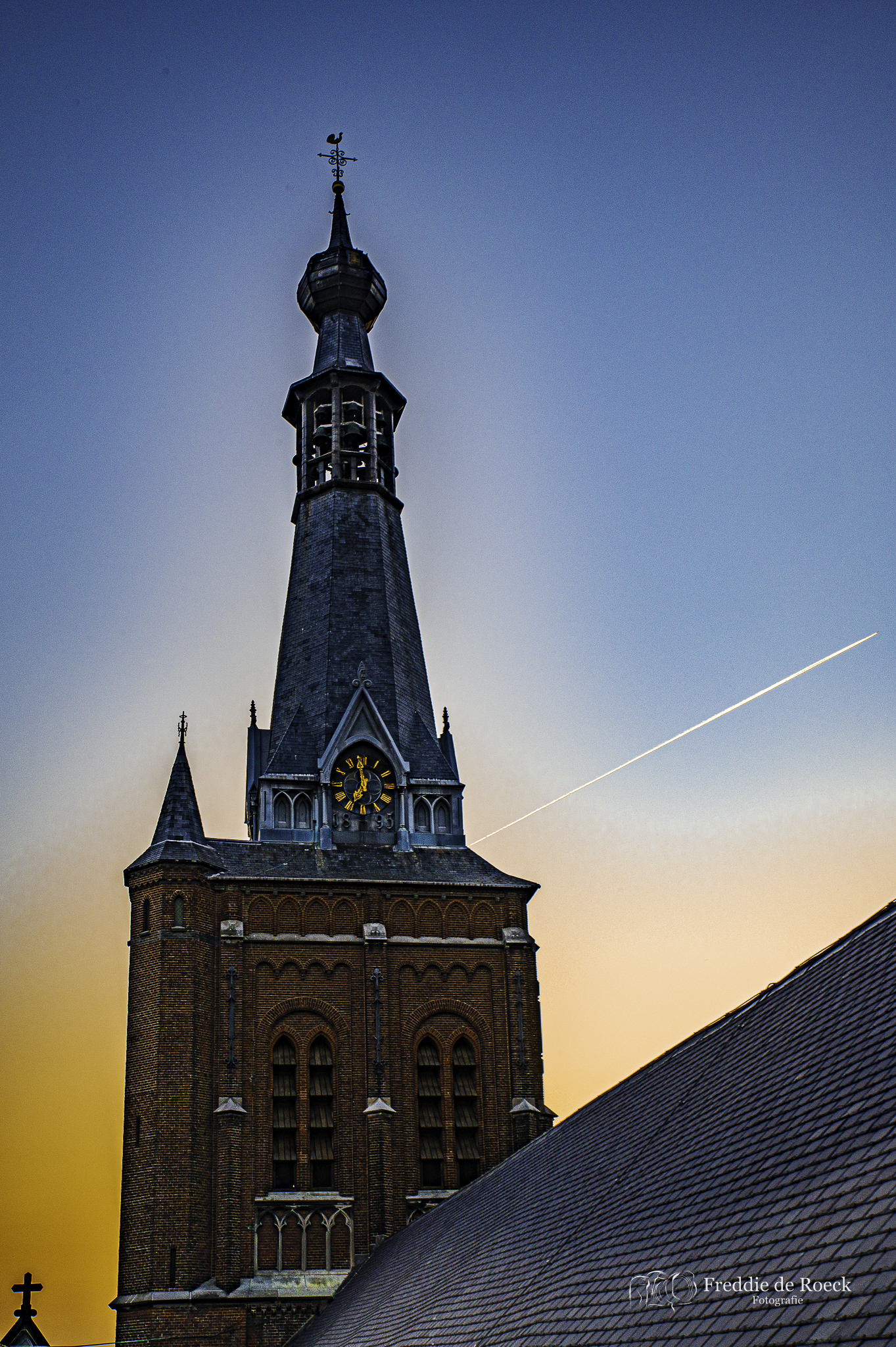 Heikese kerk _ Skyline van Tilburg  _  Foto _ Freddie de Roeck  _  26 maart 2022 _  -4jpg