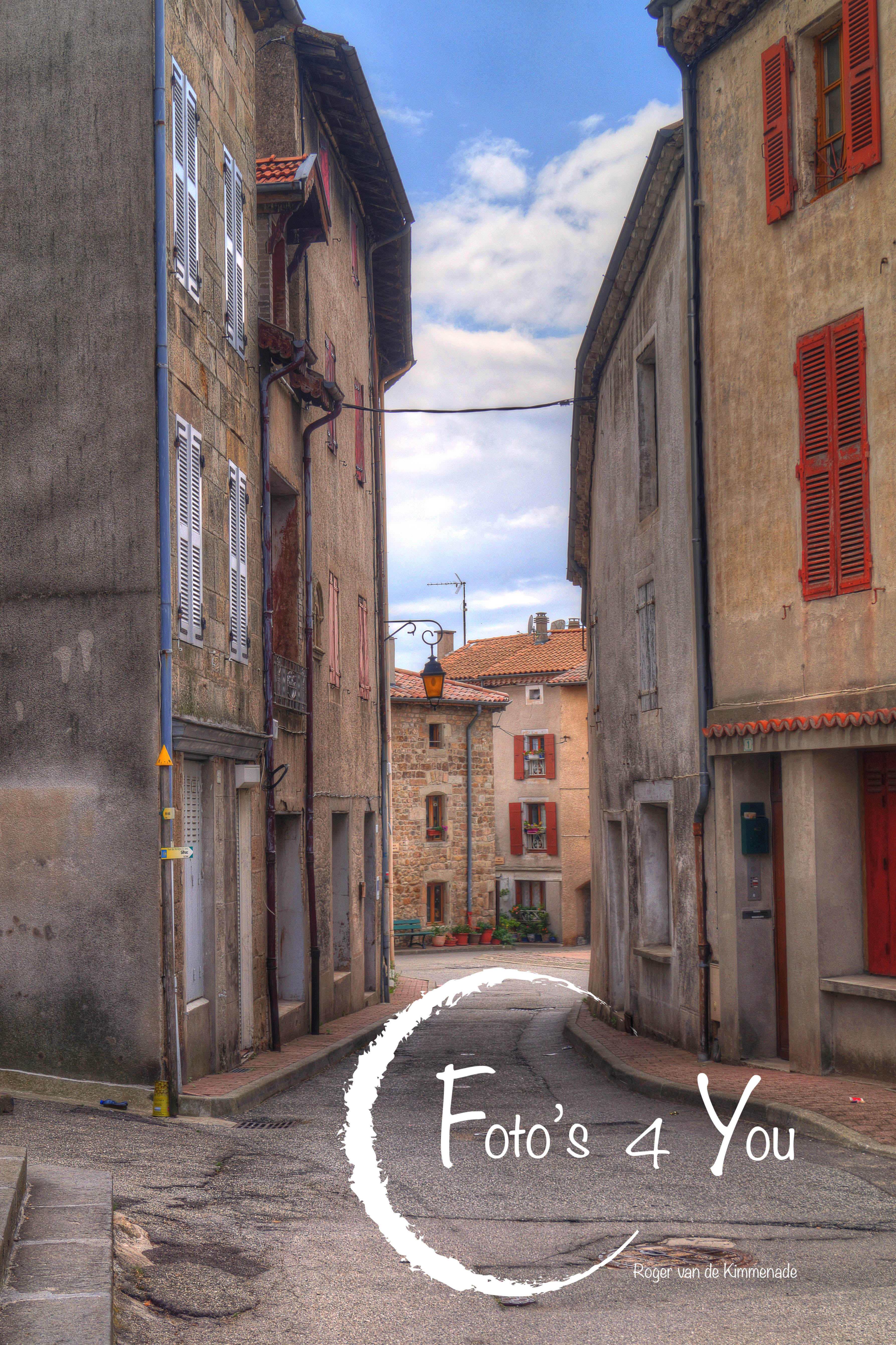 Een pittoresk straatje ergens in Frankrijk