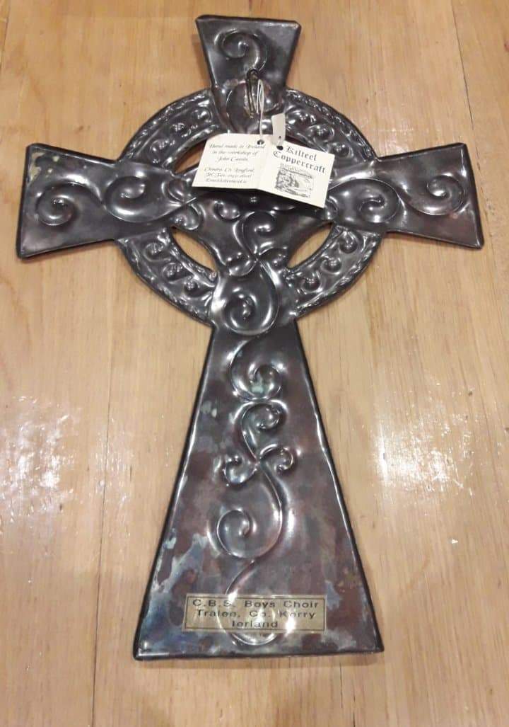 Houten Keltisch kruis 45 cm - roodkoper handarbeid Ierland