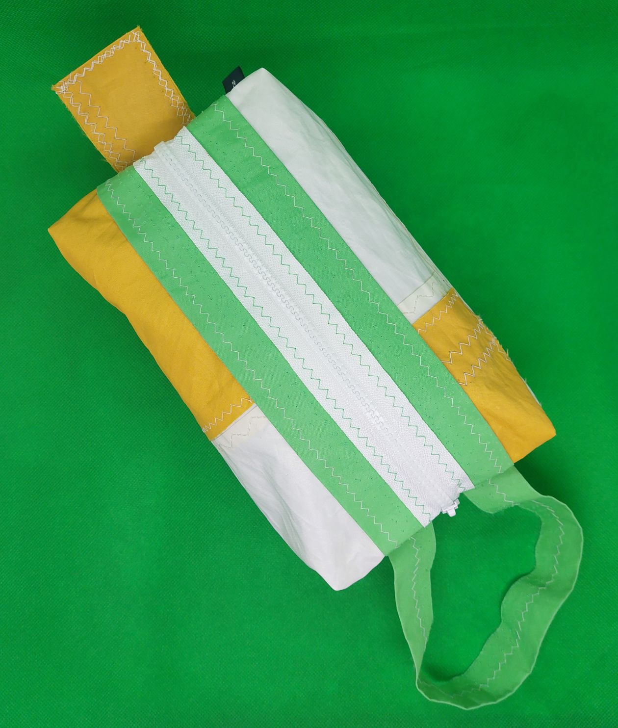 No 4 White Zip Green Straps